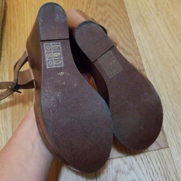 Aldo brown leather wedges like new - Picture 2 of 8